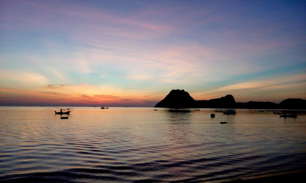 Seesea Thai Wooden House On Beachfront Prachuap Khiri Khan Exterior foto